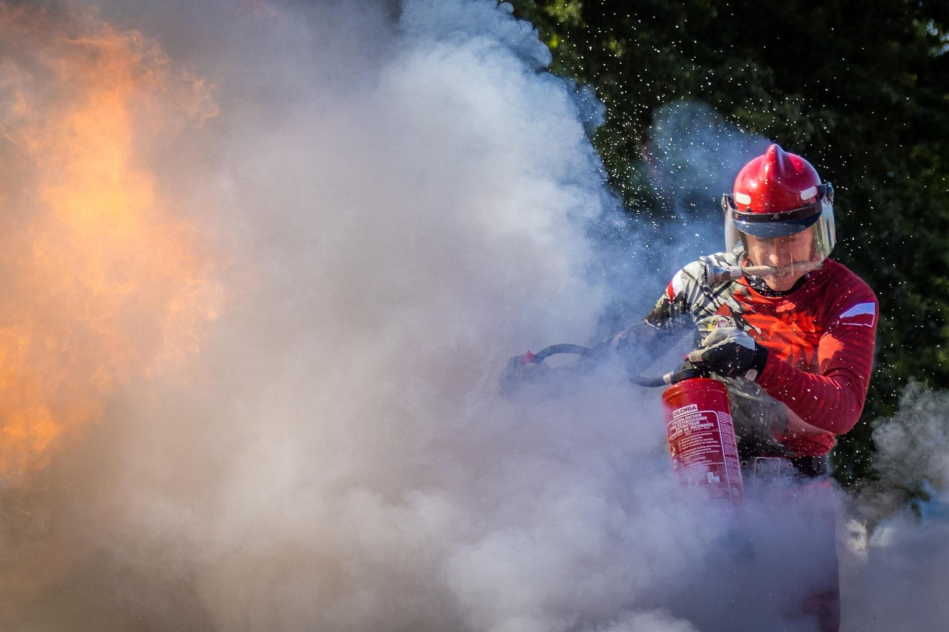 Firefighter 7377425 1920